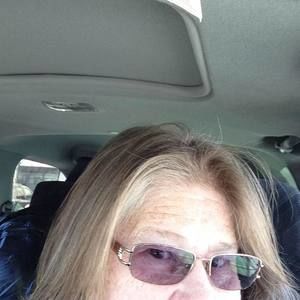 Meet your Posher, Liz